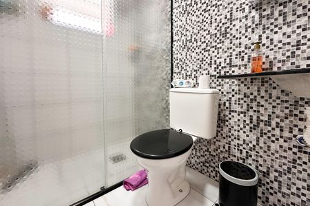 Apartamento à venda com 65m², 2 quartos e 1 vagaBanheiro Social