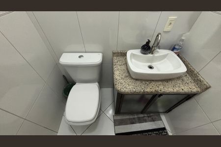 Casa à venda com 128m², 3 quartos e 2 vagasLavabo