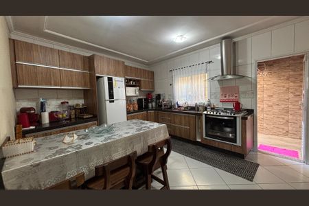 Casa à venda com 128m², 3 quartos e 2 vagasCozinha