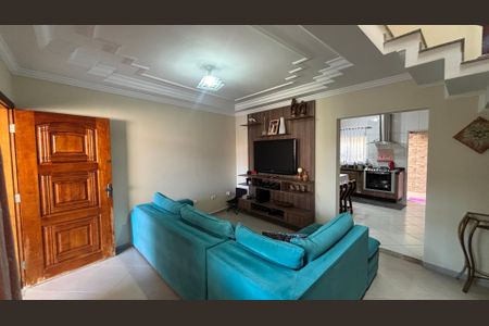 Casa à venda com 128m², 3 quartos e 2 vagasSala