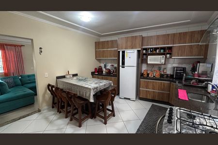 Casa à venda com 128m², 3 quartos e 2 vagasCozinha