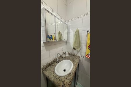 Casa à venda com 128m², 3 quartos e 2 vagasBanheiro