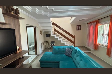 Casa à venda com 128m², 3 quartos e 2 vagasSala