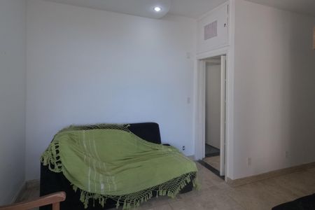 Apartamento para alugar com 72m², 2 quartos e 1 vagaSala