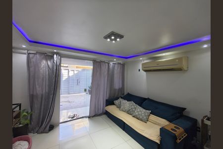 Sala de casa de condomínio para alugar com 3 quartos, 120m² em Taquara, Rio de Janeiro