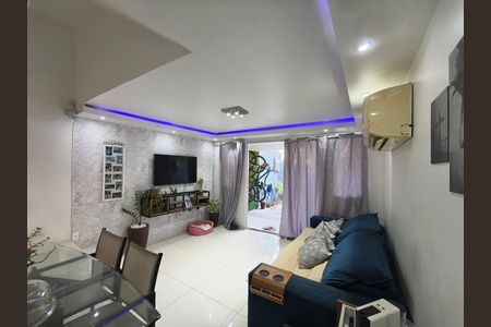 Sala de casa de condomínio para alugar com 3 quartos, 120m² em Taquara, Rio de Janeiro