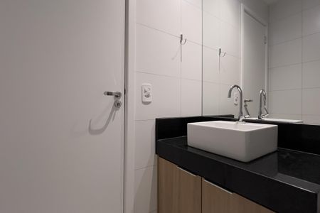 Banheiro de kitnet/studio para alugar com 1 quarto, 27m² em Centro, Guarulhos