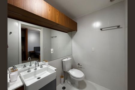 Banheiro  de kitnet/studio para alugar com 1 quarto, 35m² em Perdizes, São Paulo