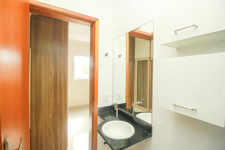 Apartamento à venda com 108m², 2 quartos e 1 vaga Apartamento à venda com 108m², 2 quartos e 1 vagaBanheiro da Suíte