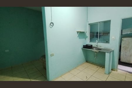 Cozinha  de kitnet/studio para alugar com 1 quarto, 28m² em Jardim Leblon, Suzano