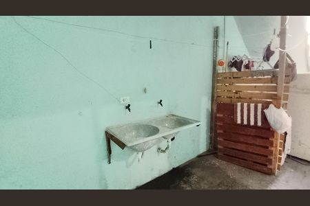 Área de serviço  de kitnet/studio para alugar com 1 quarto, 28m² em Jardim Leblon, Suzano