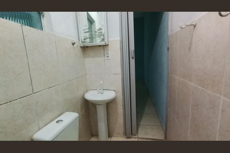 Banheiro  de kitnet/studio para alugar com 1 quarto, 28m² em Jardim Leblon, Suzano