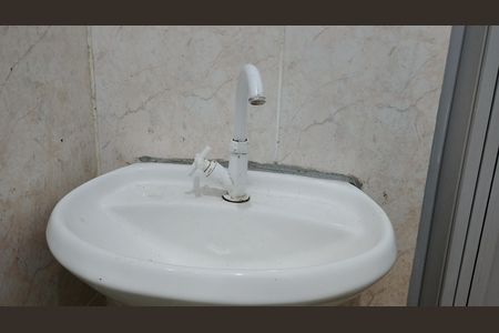 Banheiro  de kitnet/studio para alugar com 1 quarto, 28m² em Jardim Leblon, Suzano
