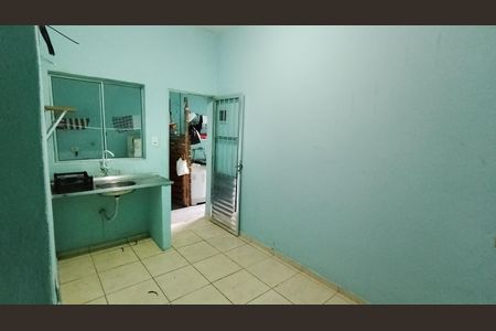 Cozinha  de kitnet/studio para alugar com 1 quarto, 28m² em Jardim Leblon, Suzano