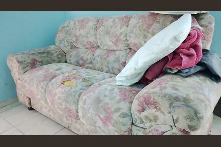 Quarto  de kitnet/studio para alugar com 1 quarto, 28m² em Jardim Leblon, Suzano