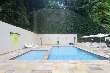 Apartamento para alugar com 130m², 4 quartos e 2 vagasÁrea comum - Piscina