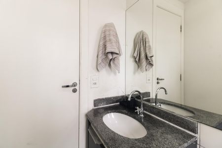 Apartamento à venda com 49m², 2 quartos e 1 vaga Apartamento à venda com 49m², 2 quartos e 1 vagaBanheiro