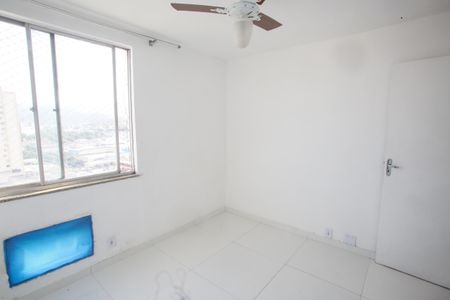 Quarto 1 de apartamento para alugar com 2 quartos, 55m² em Taquara, Rio de Janeiro