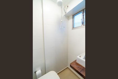 Apartamento para alugar com 74m², 2 quartos e 2 vagasBanheiro de serviço