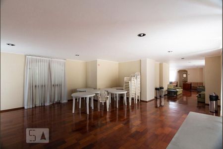Apartamento para alugar com 74m², 2 quartos e 2 vagasÁrea comum - Salão de festas