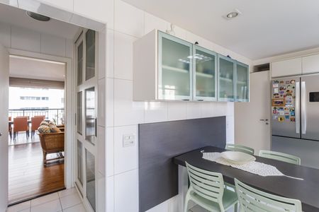 Apartamento à venda com 210m², 3 quartos e 3 vagasCozinha