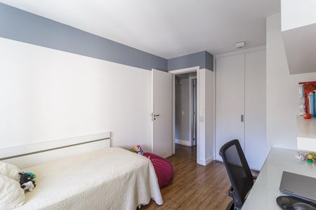 Apartamento à venda com 210m², 3 quartos e 3 vagasSuíte 2