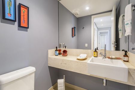 Apartamento à venda com 210m², 3 quartos e 3 vagasLavabo