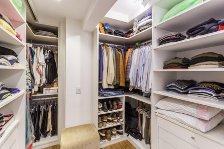 Apartamento à venda com 210m², 3 quartos e 3 vagasCloset da suíte 3