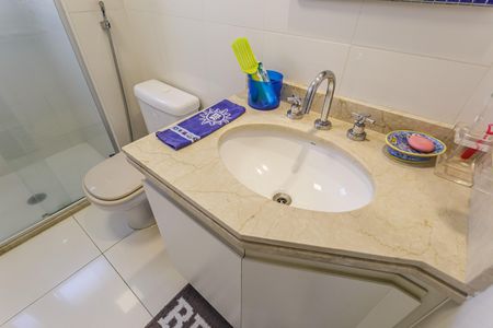 Apartamento à venda com 210m², 3 quartos e 3 vagasBanheiro da Suíte 1