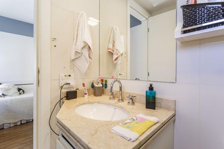 Apartamento à venda com 210m², 3 quartos e 3 vagasBanheiro da Suíte 2