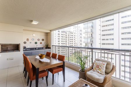 Apartamento à venda com 210m², 3 quartos e 3 vagasVaranda