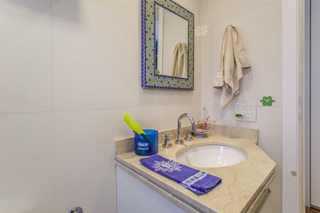 Apartamento à venda com 210m², 3 quartos e 3 vagasBanheiro da Suíte 1