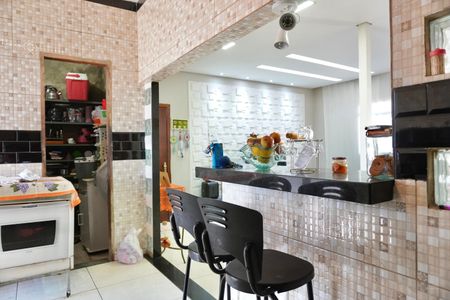 Apartamento para alugar com 90m², 2 quartos e sem vagaCozinha 