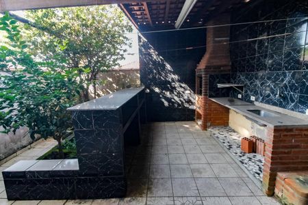 Casa para alugar com 140m², 3 quartos e 2 vagasChurrasqueira/Jardim
