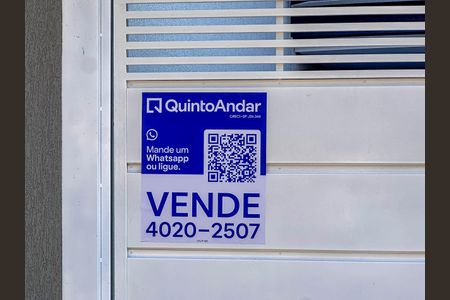 Casa à venda com 185m², 3 quartos e 4 vagas Casa à venda com 185m², 3 quartos e 4 vagasPlaca instalada na Fachada