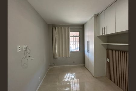 Quarto 1 de apartamento para alugar com 2 quartos, 75m² em Vila Valqueire, Rio de Janeiro