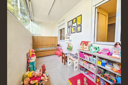 Apartamento à venda com 68m², 2 quartos e 1 vaga Apartamento à venda com 68m², 2 quartos e 1 vagaVaranda