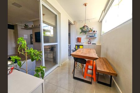 Apartamento à venda com 68m², 2 quartos e 1 vaga Apartamento à venda com 68m², 2 quartos e 1 vagaVaranda