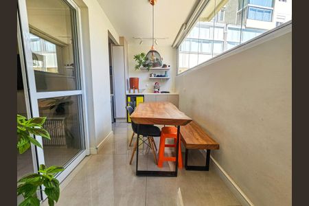 Apartamento à venda com 68m², 2 quartos e 1 vaga Apartamento à venda com 68m², 2 quartos e 1 vagaVaranda