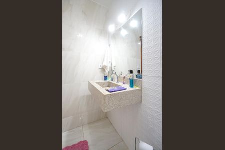Apartamento à venda com 150m², 4 quartos e 3 vagasBanheiro social 02