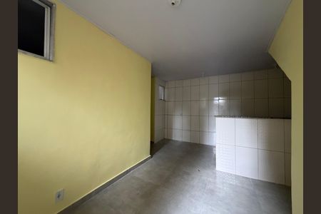Sala de kitnet/studio para alugar com 2 quartos, 48m² em Taquara, Rio de Janeiro
