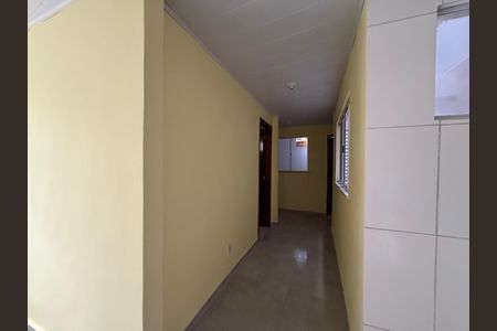 Sala - Corredor  de kitnet/studio para alugar com 2 quartos, 48m² em Taquara, Rio de Janeiro