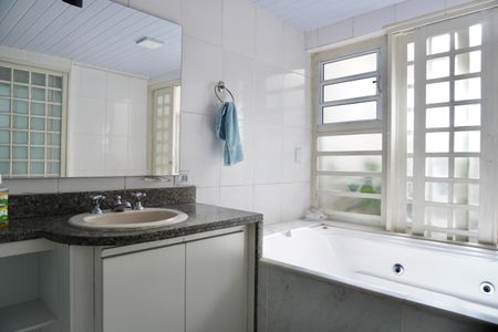 Apartamento à venda com 178m², 3 quartos e 1 vagaSuíte 2 - Banheiro 