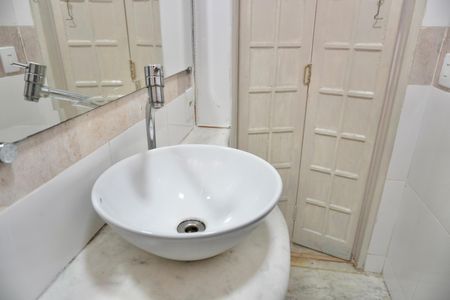 Apartamento à venda com 178m², 3 quartos e 1 vagaBanheiro Social
