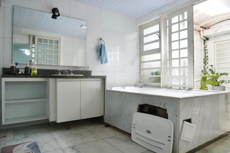 Apartamento à venda com 178m², 3 quartos e 1 vagaSuíte 2 - Banheiro 