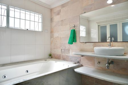 Apartamento à venda com 178m², 3 quartos e 1 vagaSuíte 1 - Banheiro 