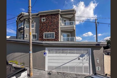 Casa à venda com 140m², 3 quartos e 3 vagas Casa à venda com 140m², 3 quartos e 3 vagasFachada