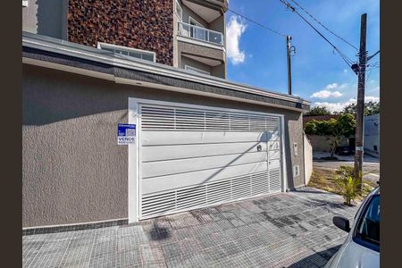 Casa à venda com 140m², 3 quartos e 3 vagas Casa à venda com 140m², 3 quartos e 3 vagasFachada