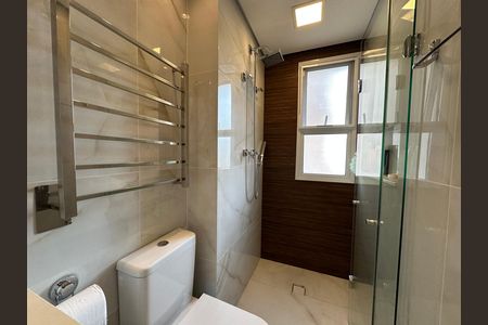 Apartamento à venda com 65m², 2 quartos e 2 vagasBanheiro da Suíte