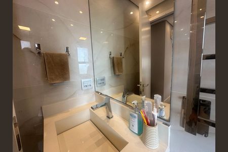 Apartamento à venda com 65m², 2 quartos e 2 vagasBanheiro da Suíte